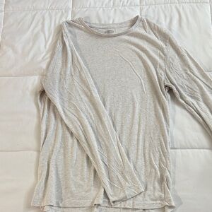 Old Navy Light Gray Long Sleeve Tee